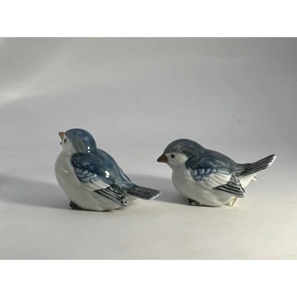 VTG Otagiri Pair Of Porcelain Finches Blue/Grey Bird Figurines Shelf Decor Japan